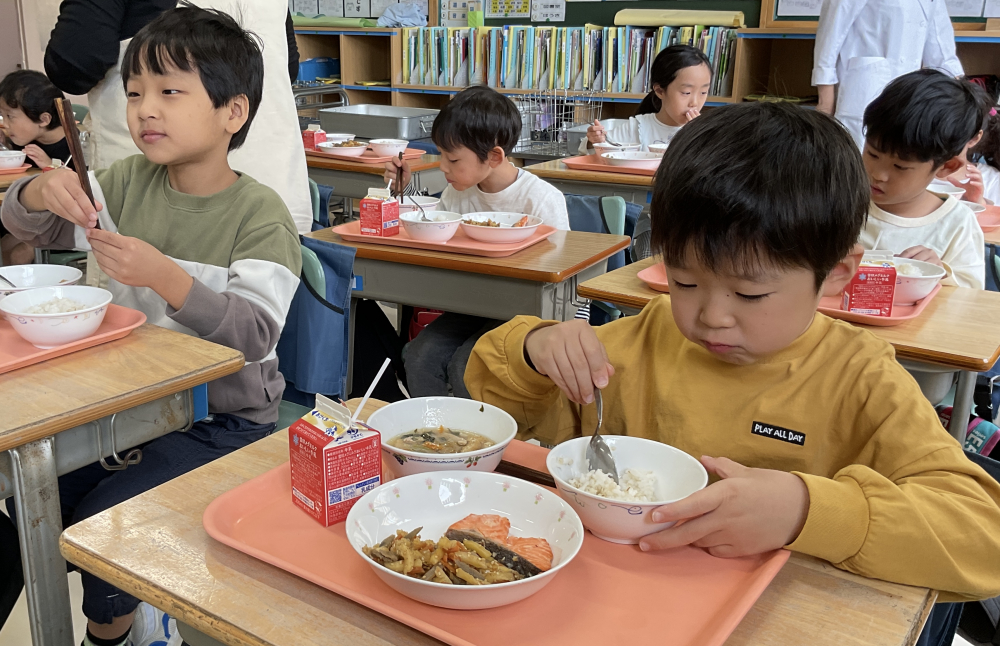 給食体験に行ってきました！